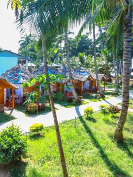 hotels in neil island near beach