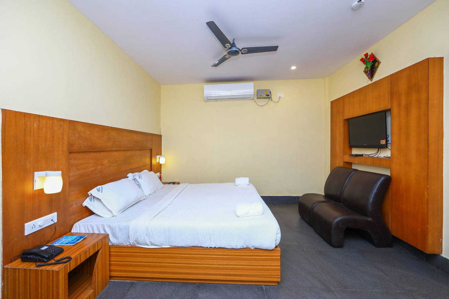 deluxe room with garden view in andaman